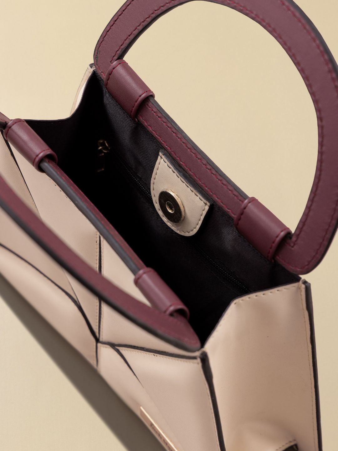 Oliver Triangle Bag